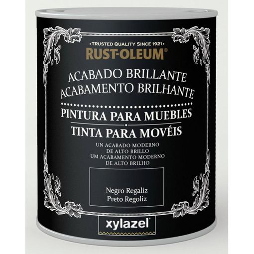 Ro paints.
