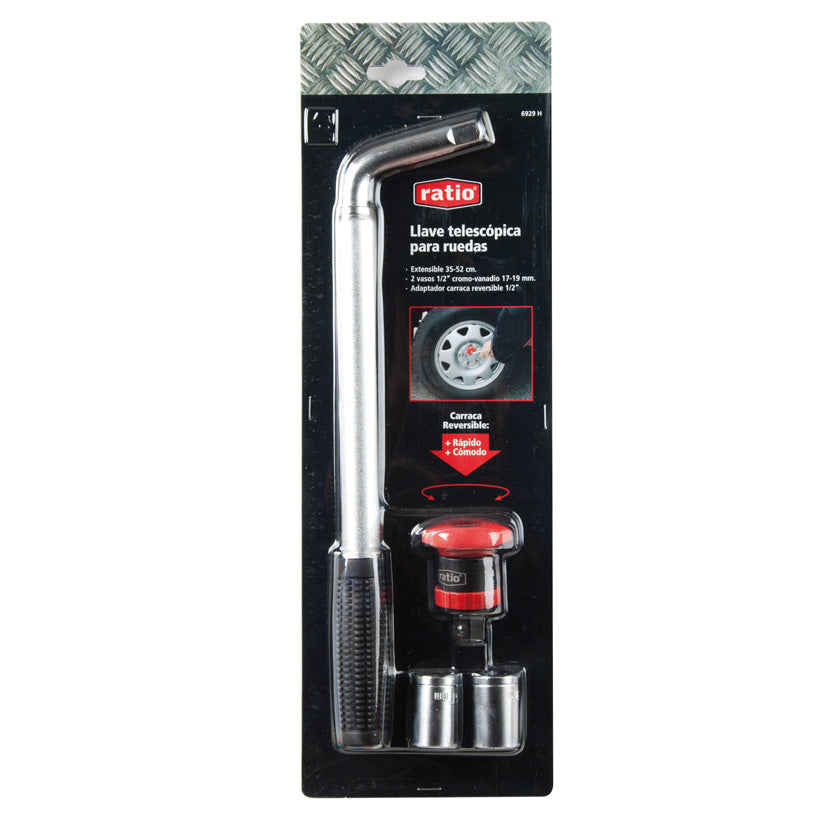 Telescopic lug wrench