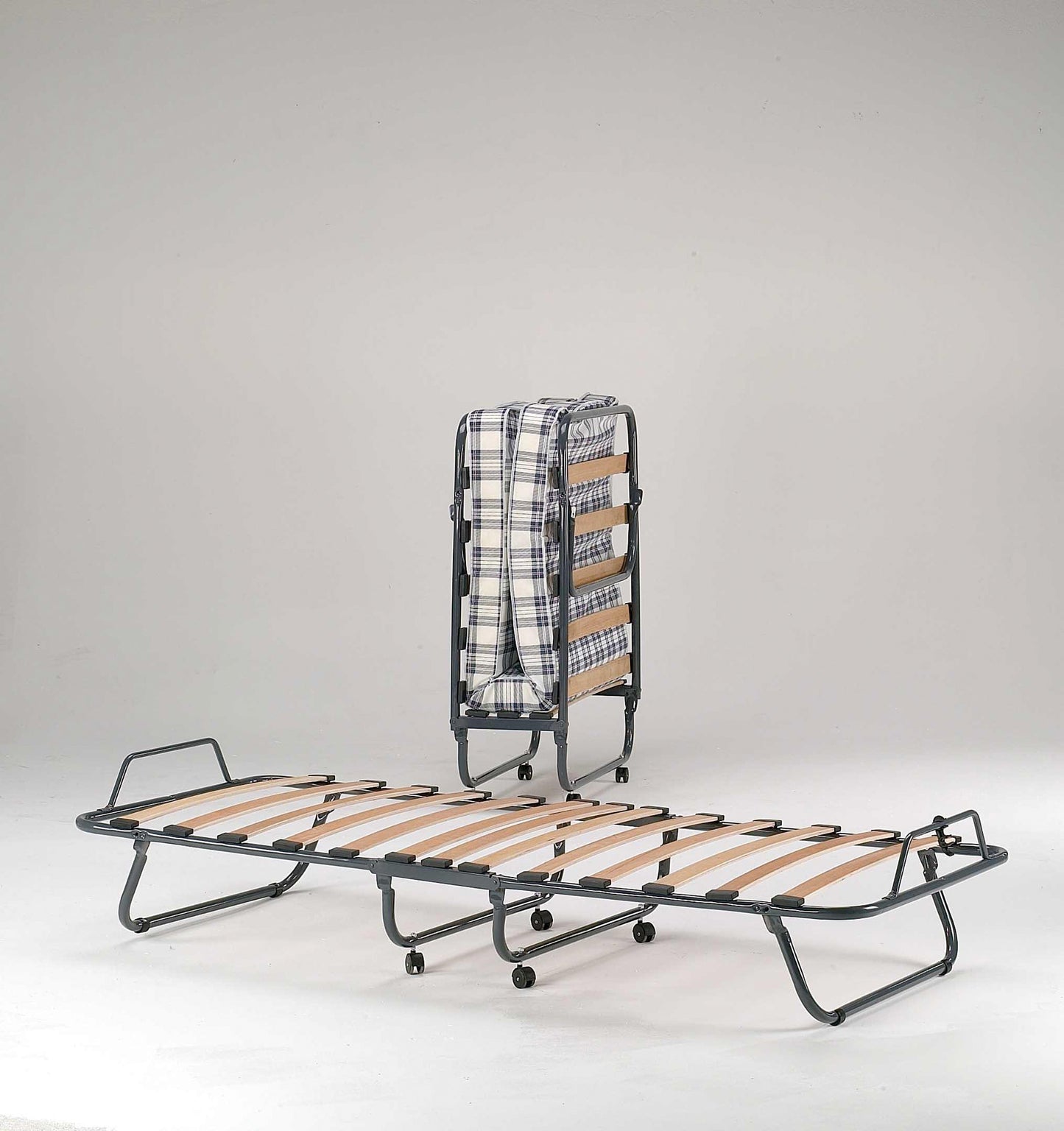 Folding cot