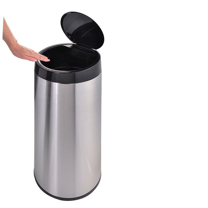 Automatic trash can
