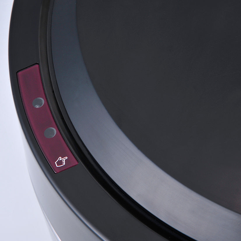 Automatic trash can