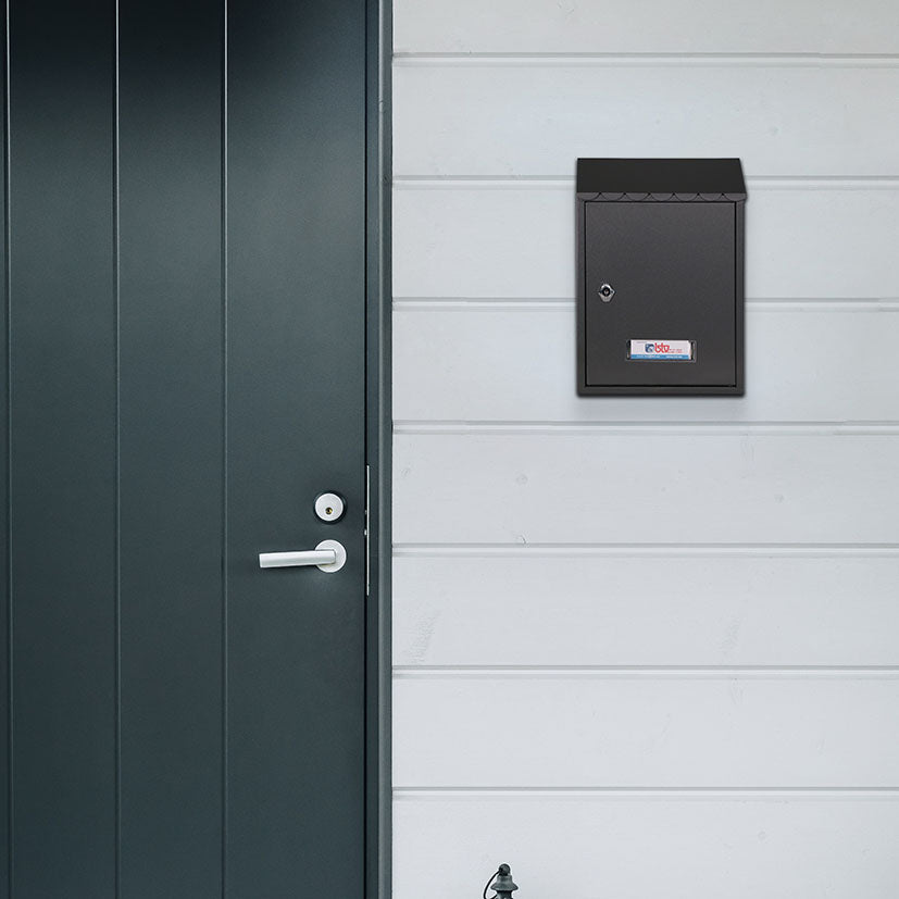 Outdoor mailbox