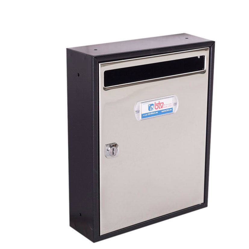 Metallic mailbox