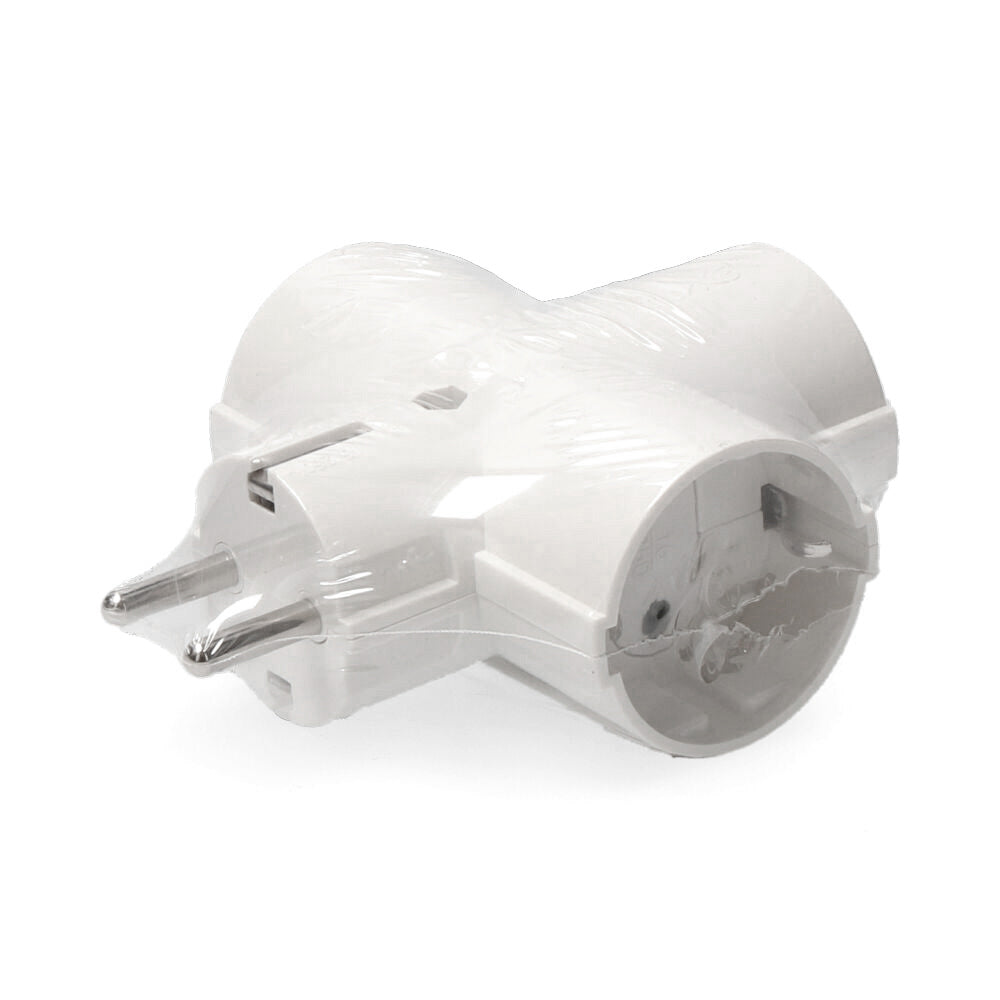 Three-pronged plug