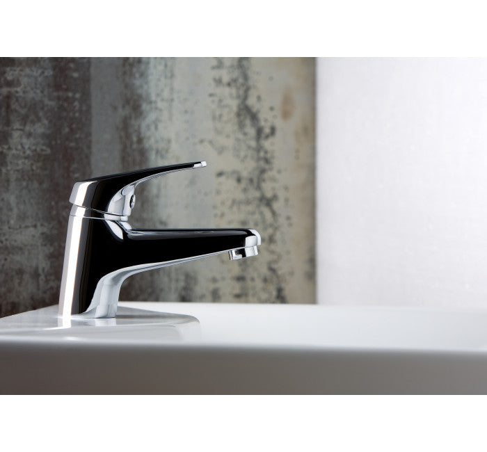 Single-lever basin mixer