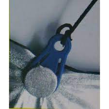Canopy clip