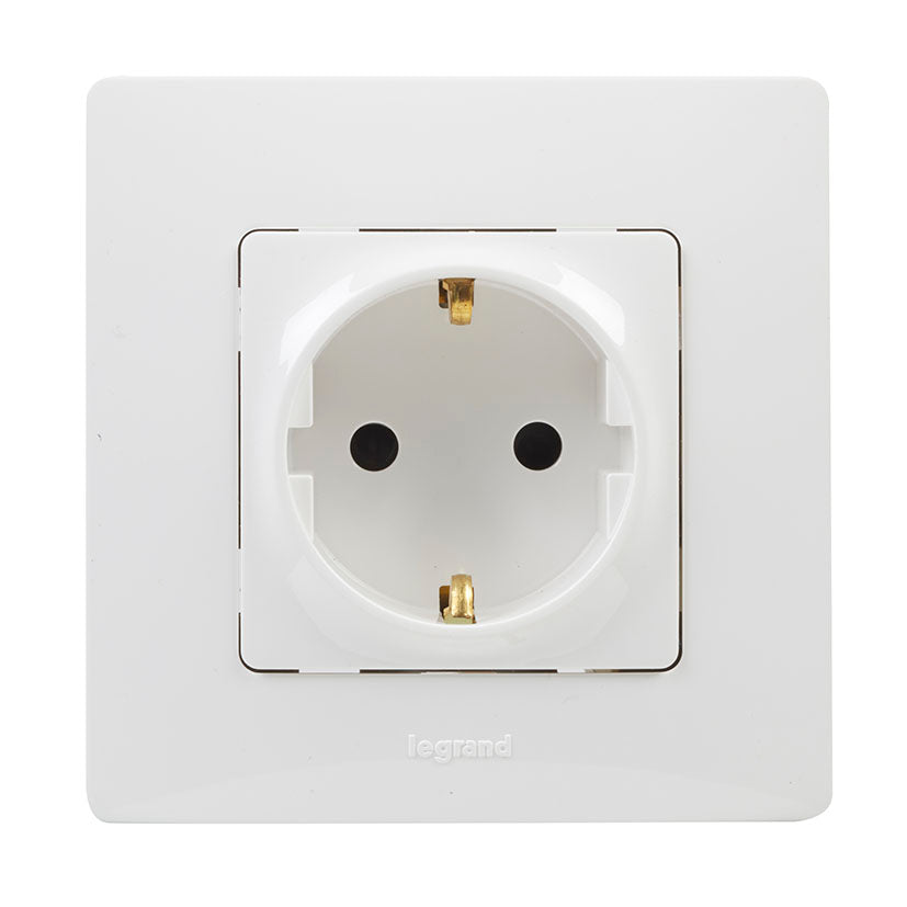 Monoblock plug