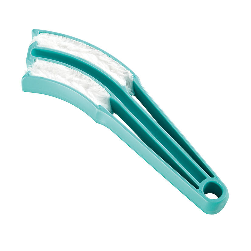 Blind cleaner.