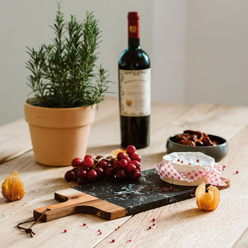 Serving board