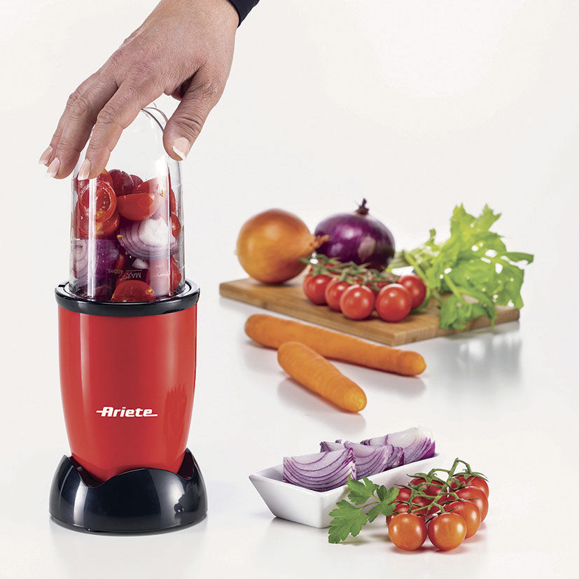 Compact blender
