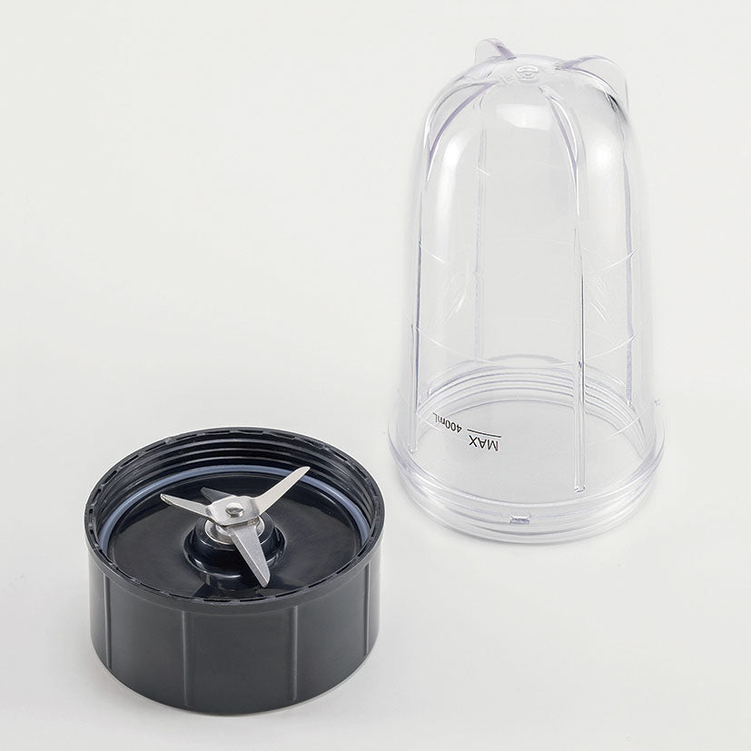 Compact blender