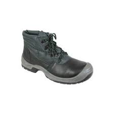 Safety boots