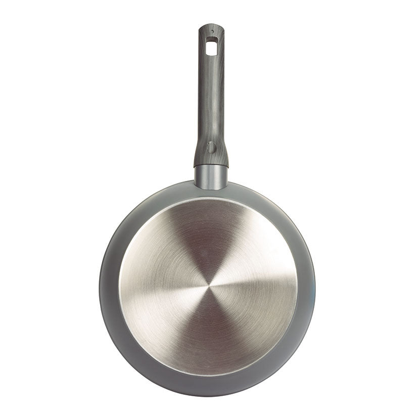 Aluminum frying pan