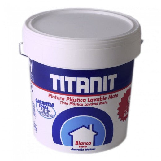 Matt titanite
