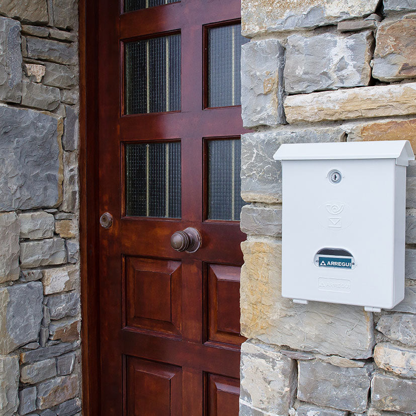 Plastic mailbox