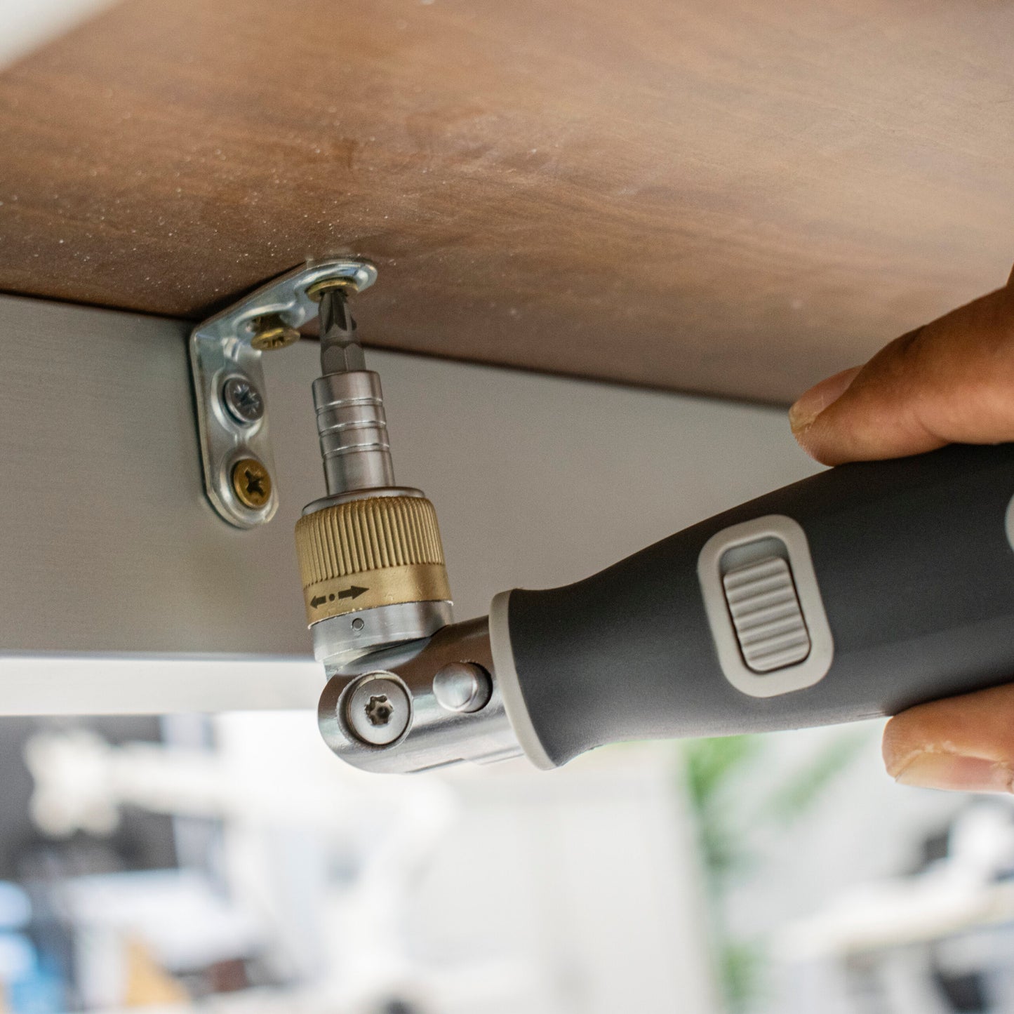 Long screwdriver