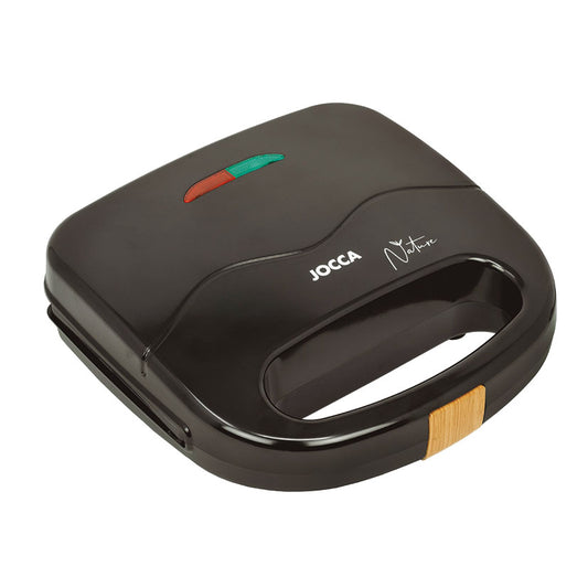 Sandwich maker with plates