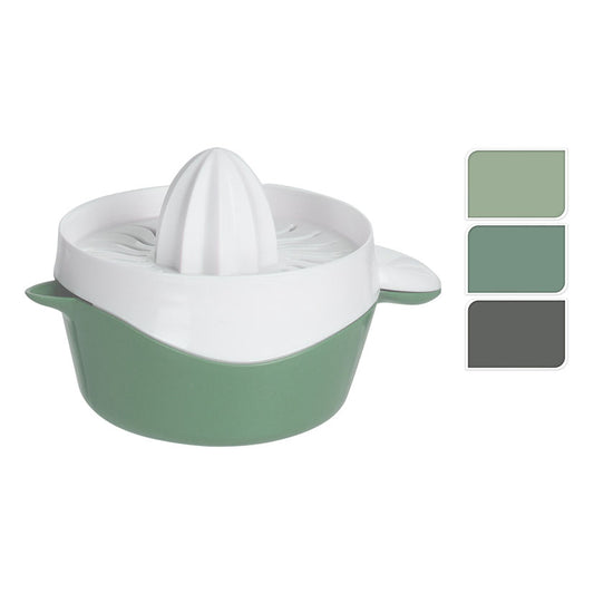 Plastic juicer